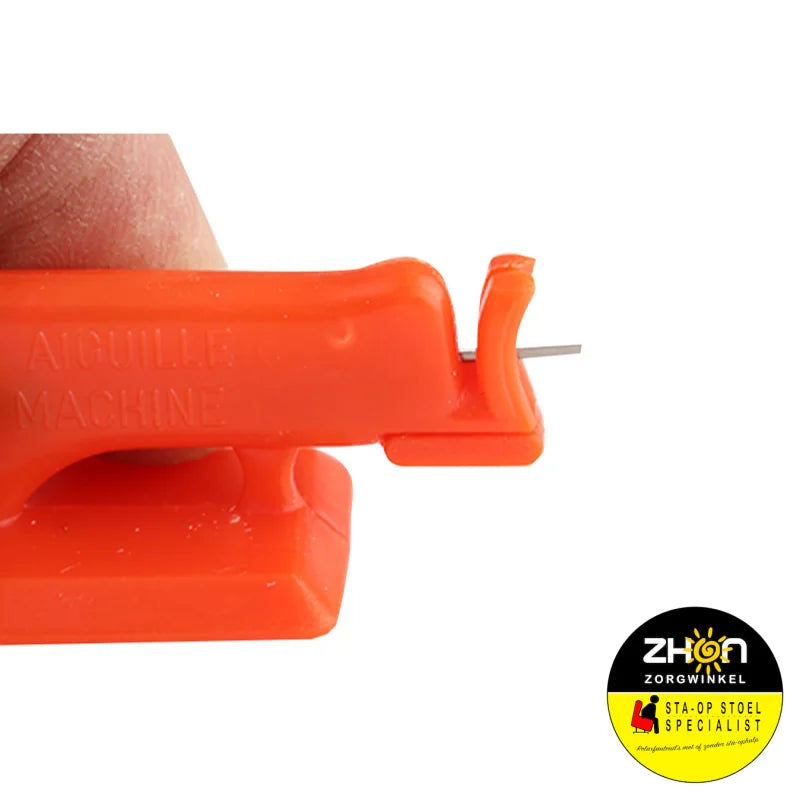 Draaddoorhaler voor naaimachinenaalden  